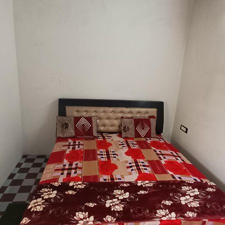 Keshav Narayan Home Stay Mathura Buitenkant foto