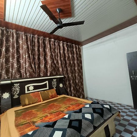 Keshav Narayan Home Stay Mathura Buitenkant foto