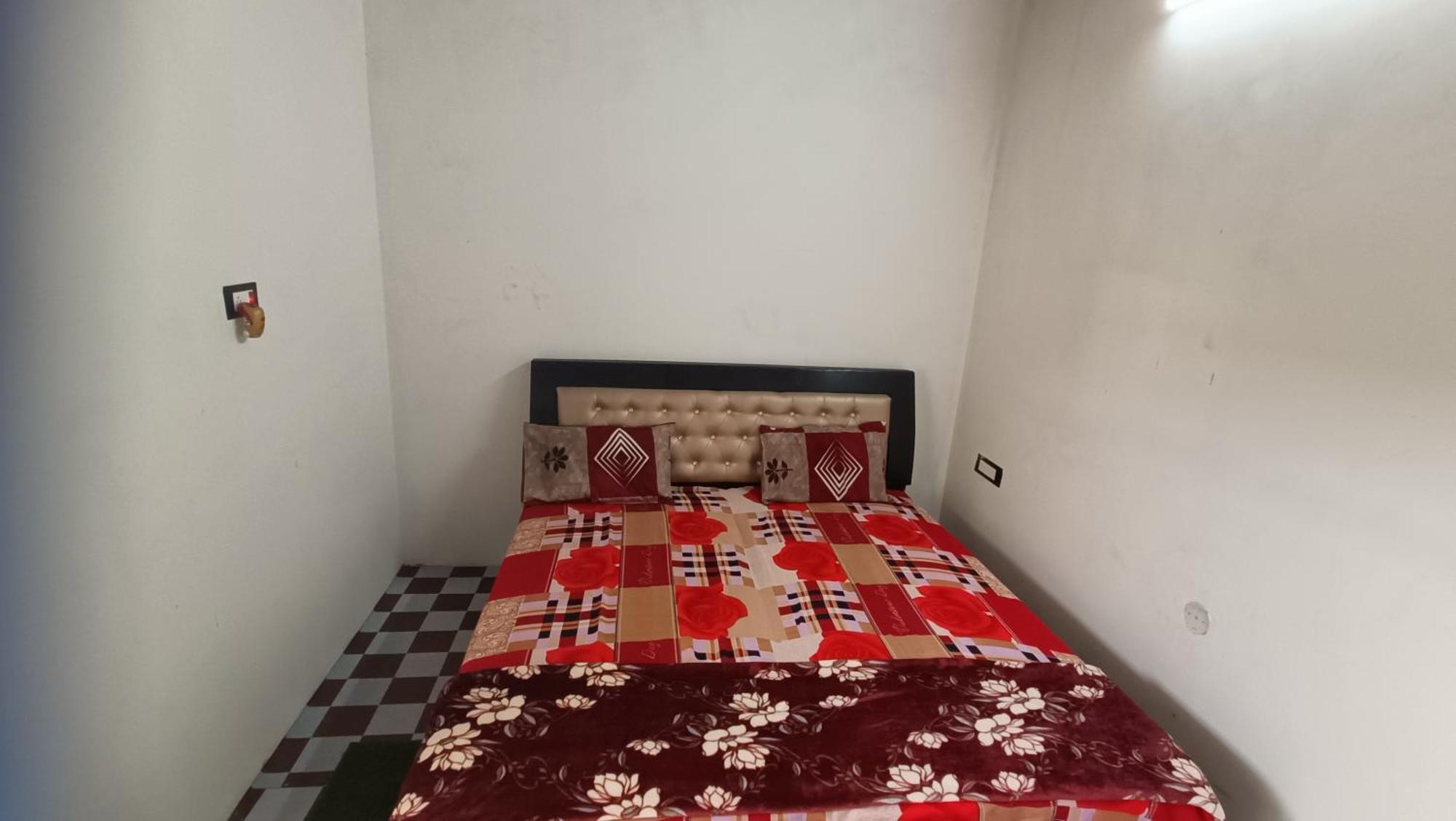 Keshav Narayan Home Stay Mathura Buitenkant foto