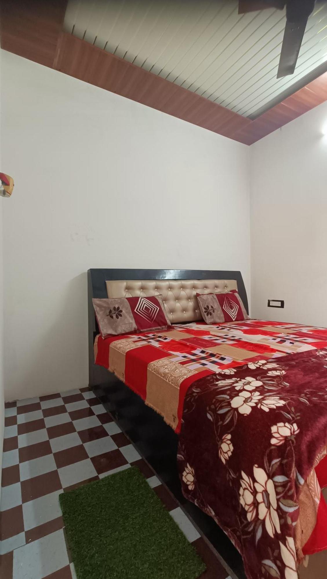 Keshav Narayan Home Stay Mathura Buitenkant foto